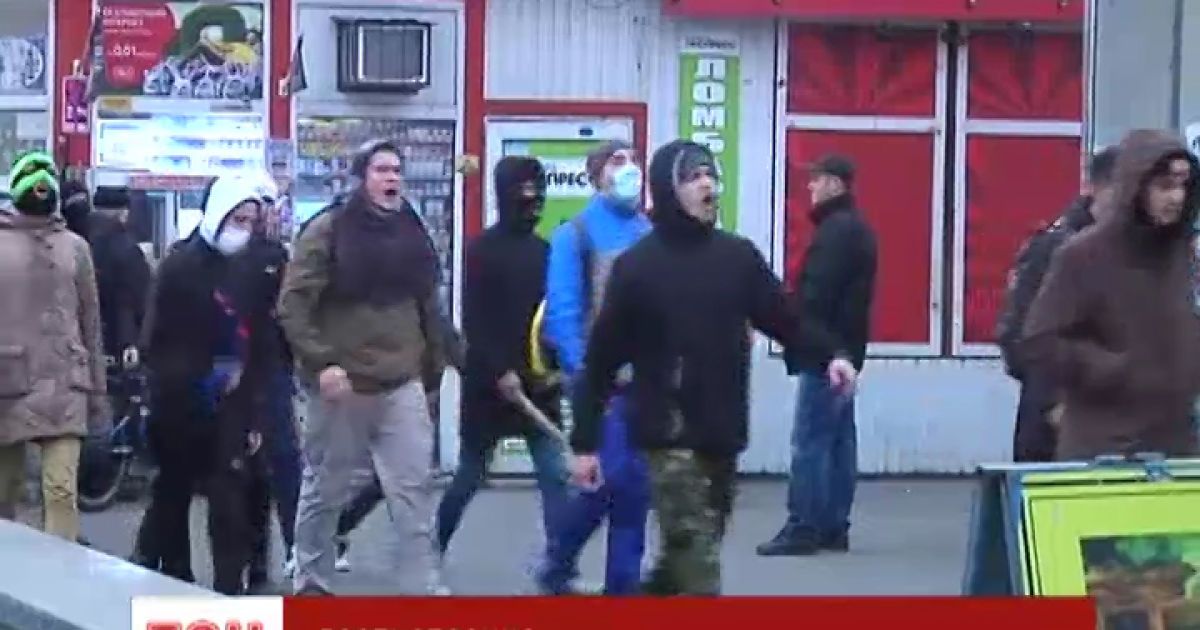 Киевляне массово выходят на ночное патрулирование