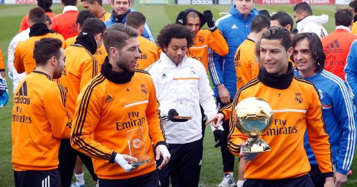 Кріштіану Роналду приніс Золотий м'яч на тренування "Реалу"