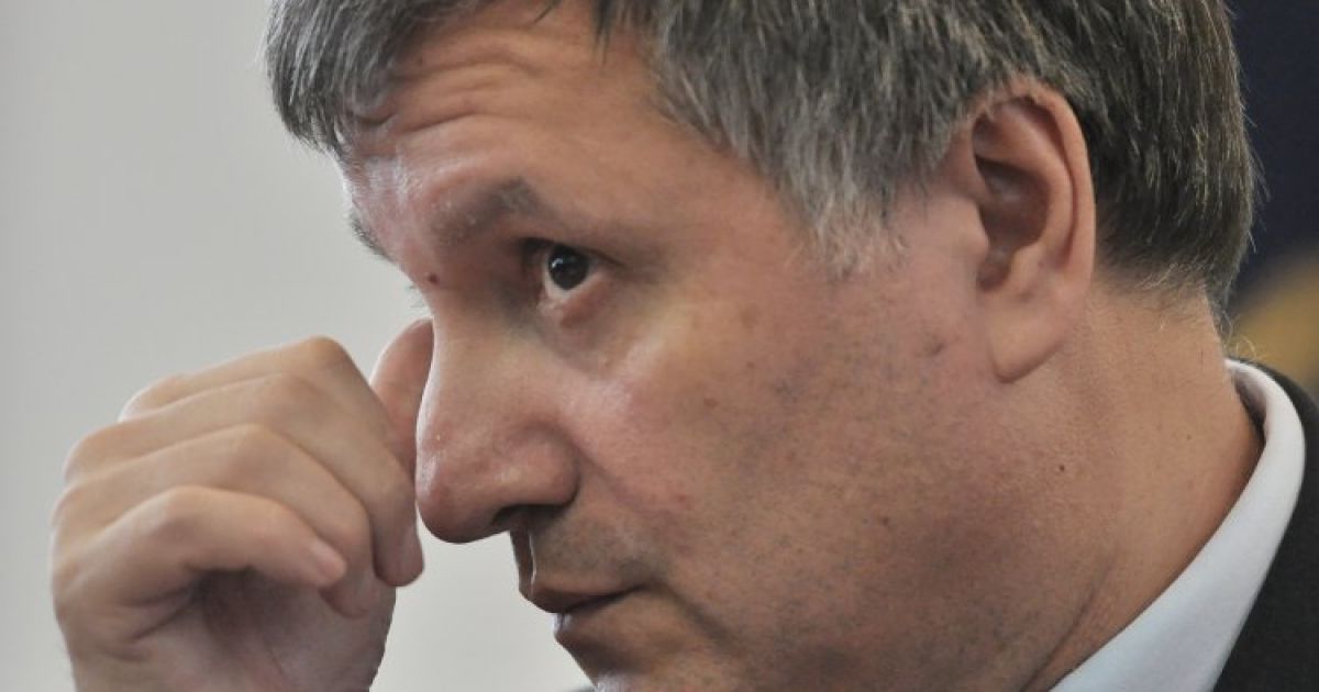 Арсен Аваков не послушался своего "шефа" и полетел в Харьков частным самолетом