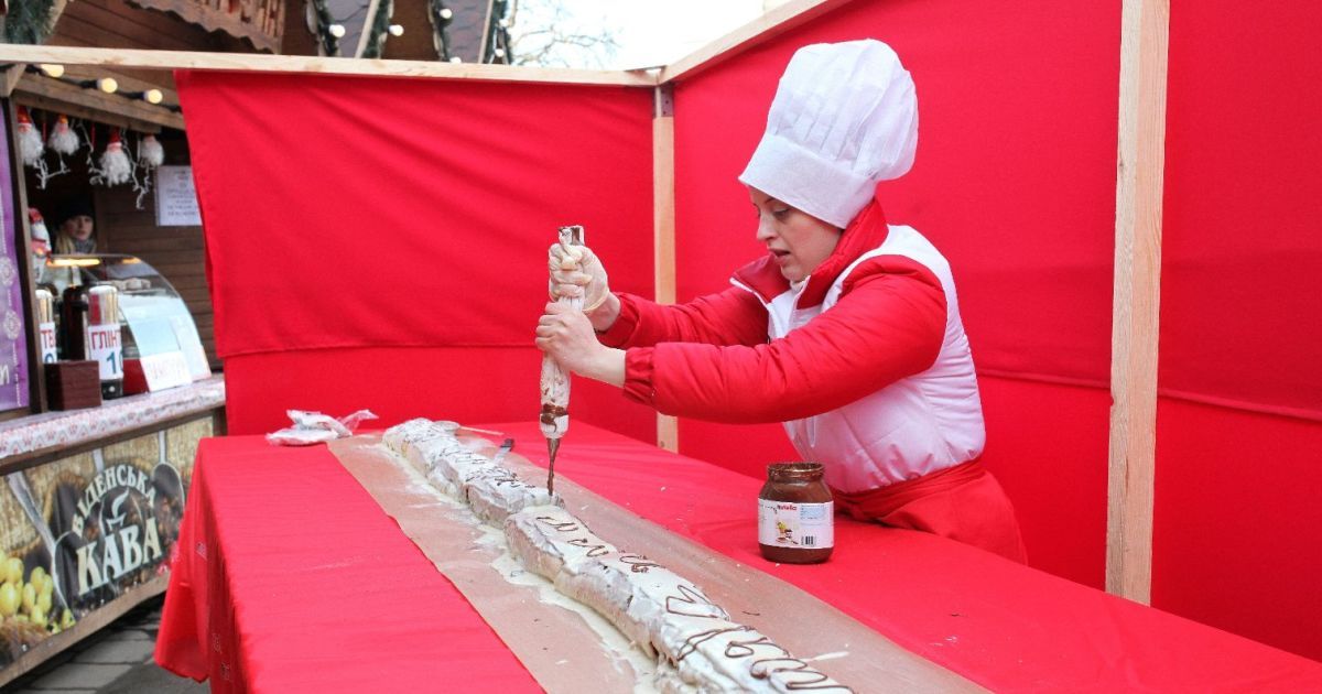 У Львові приготували рулет рекордних розмірів