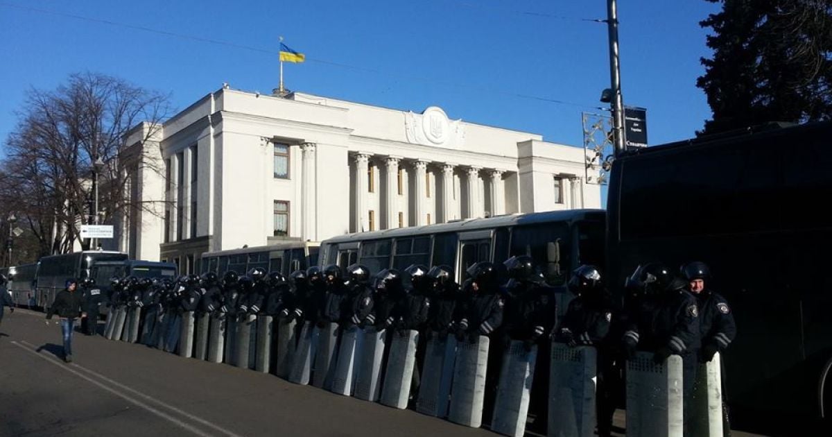 Милиция призывает протестующих не нарушать общественный порядок