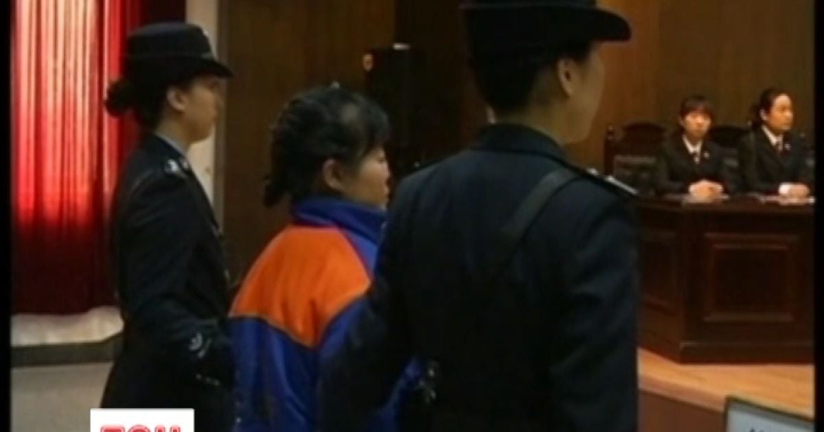 У Китаї акушерку засудили до смертної кари за продаж немовлят