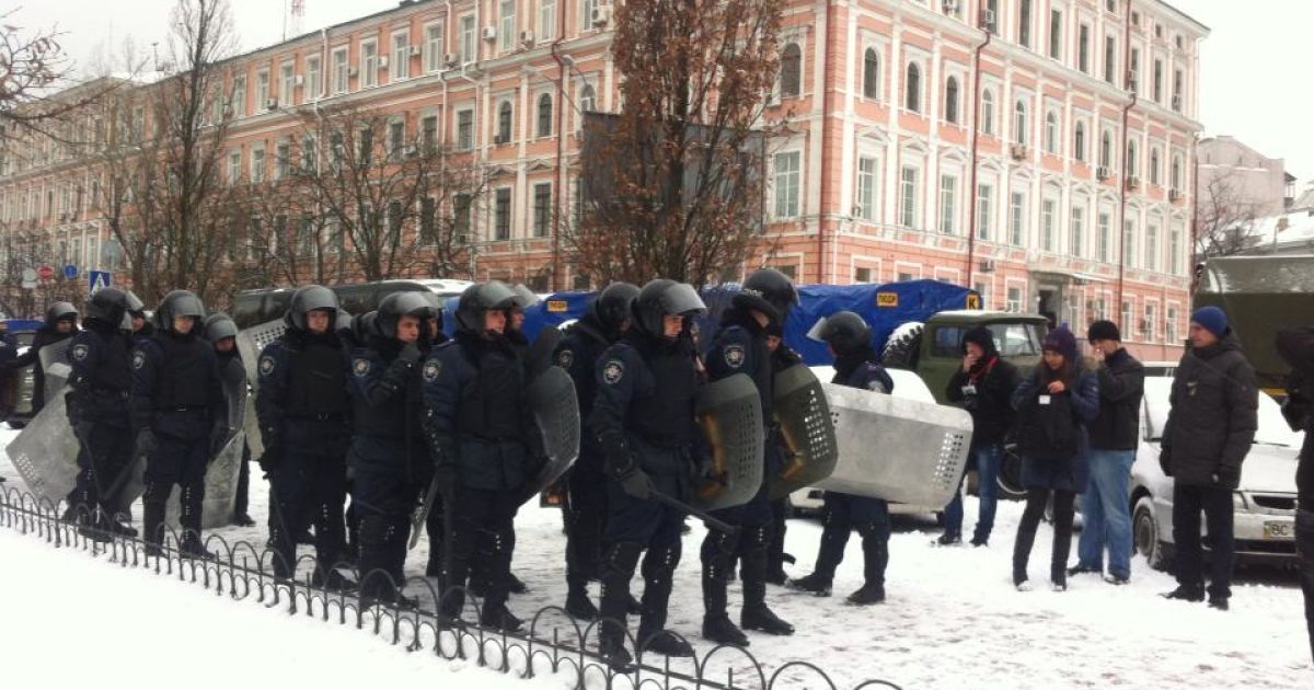 Колона спецпідрозділу рушила з Михайлівської на Майдан