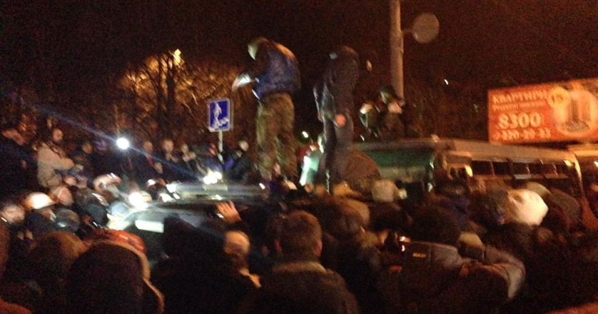 Протистояння "Беркуту" та активістів Євромайдану. Фото Григорія Жигалова / © ТСН.ua