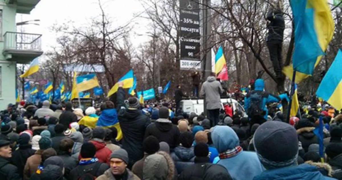 У мітингу ПР близько тисячі осіб, з Майдану - в кілька разів більше