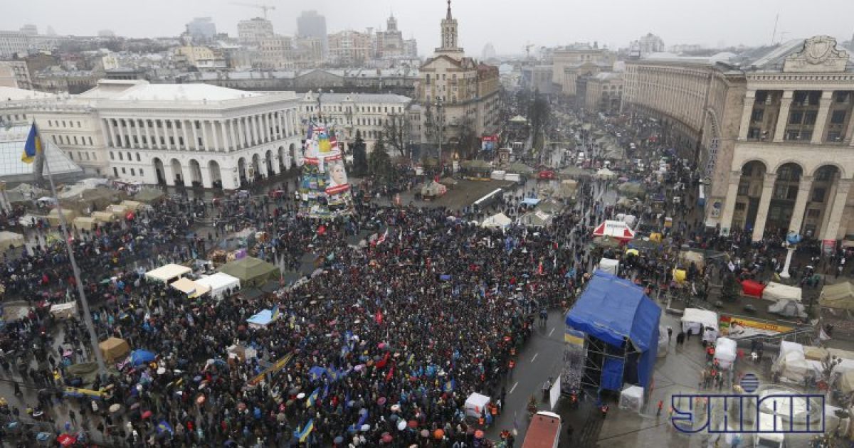 Вже тиждень Євромайдан та Антимайдан збираються незаконно