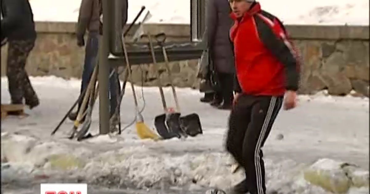 На Евромайдане играют в футбол