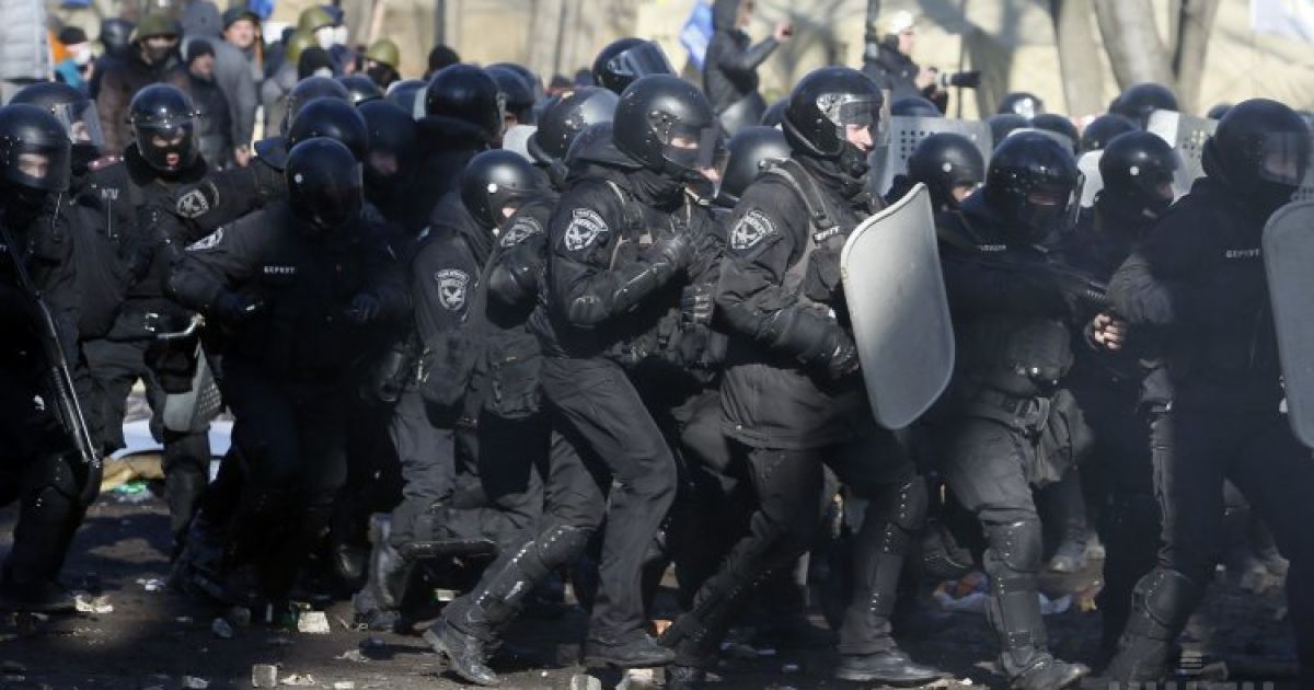 Бойцам "Беркута" начнут выдавать российские паспорта.