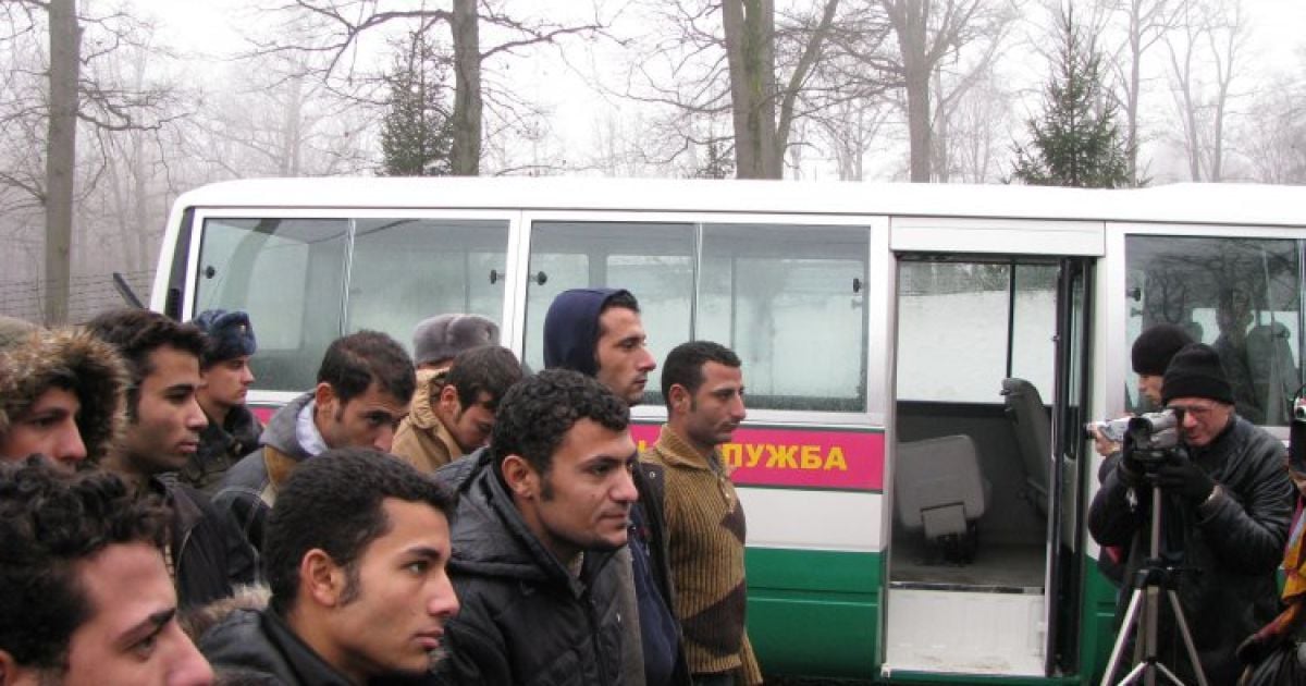 Эмигранты сталкиваются с трудностями, получая право жить в Украине