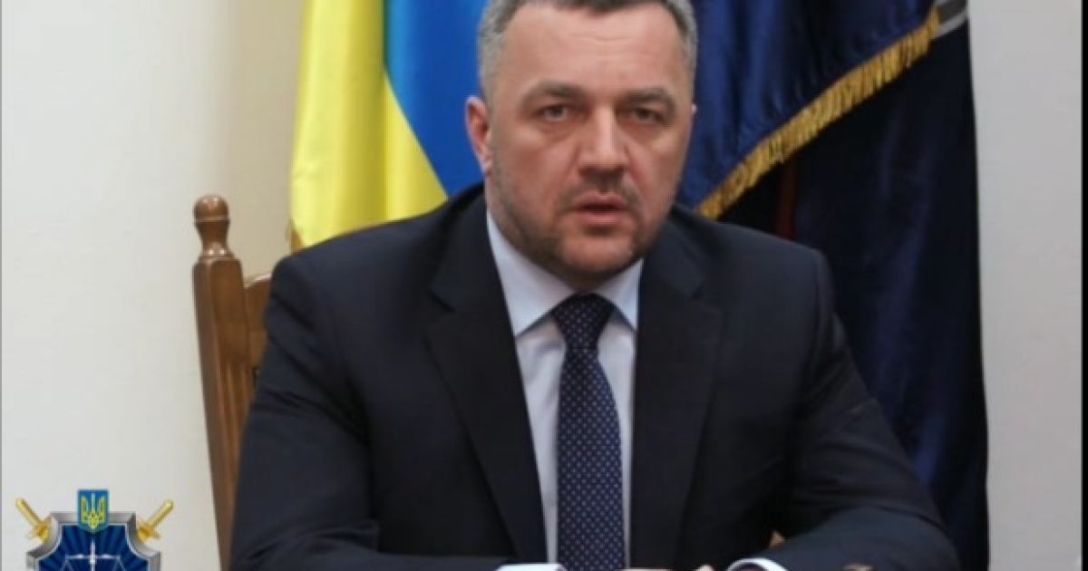 И. о. Генерального прокурора Украины Олег Махницкий отметил, что передача военной техники оценивается как государственная измена