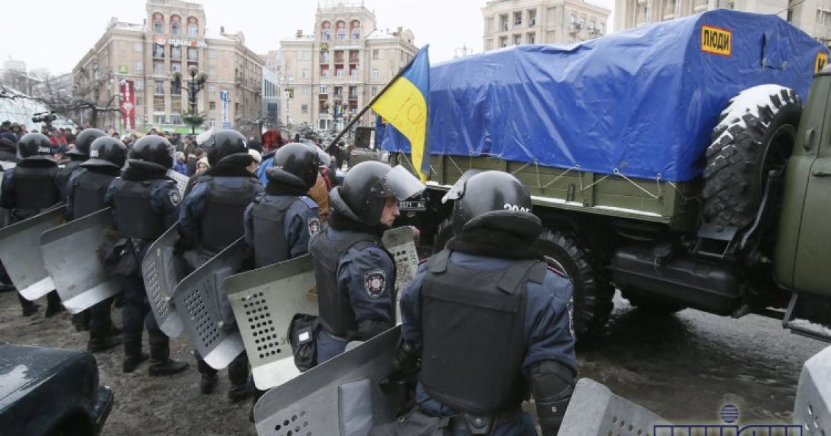 Попов розпорядився поставити на Майдані ковзанку