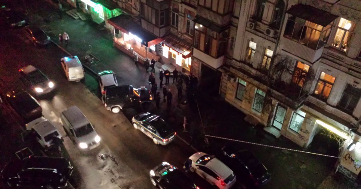 На Ярославской неизвестные устроили стрельбу
