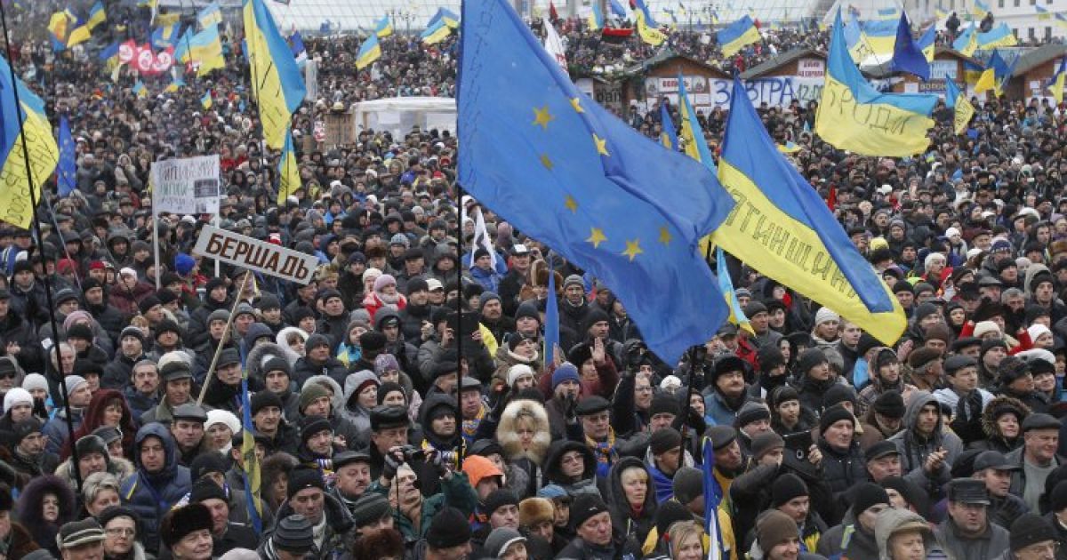 ТСН зібрала кілька можливих варіантів розвитку подій на Майдані