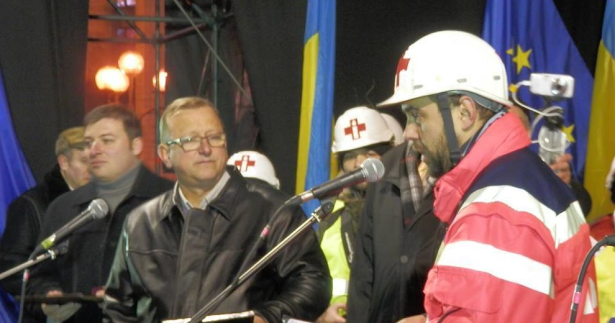 Нагороджувала медиків Всеукраїнська Рада захисту прав та безпеки пацієнтів / © mensweardog/Instagram