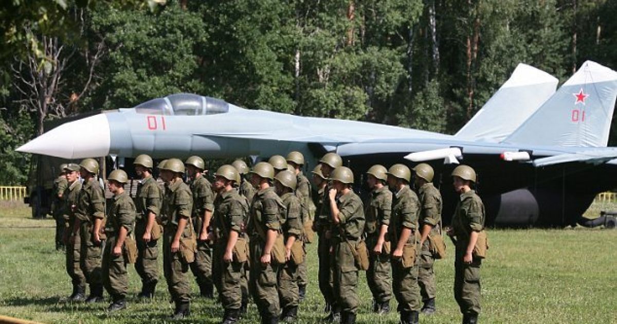 Російських військовослужбовців навчатимуть, як стати "ввічливими людьми"