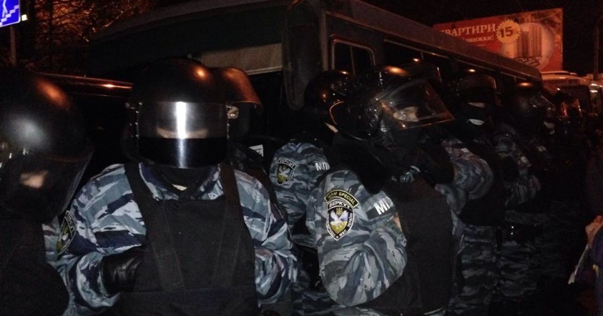 У "Свободі" заявляють, що "беркутівці" били людей по голові