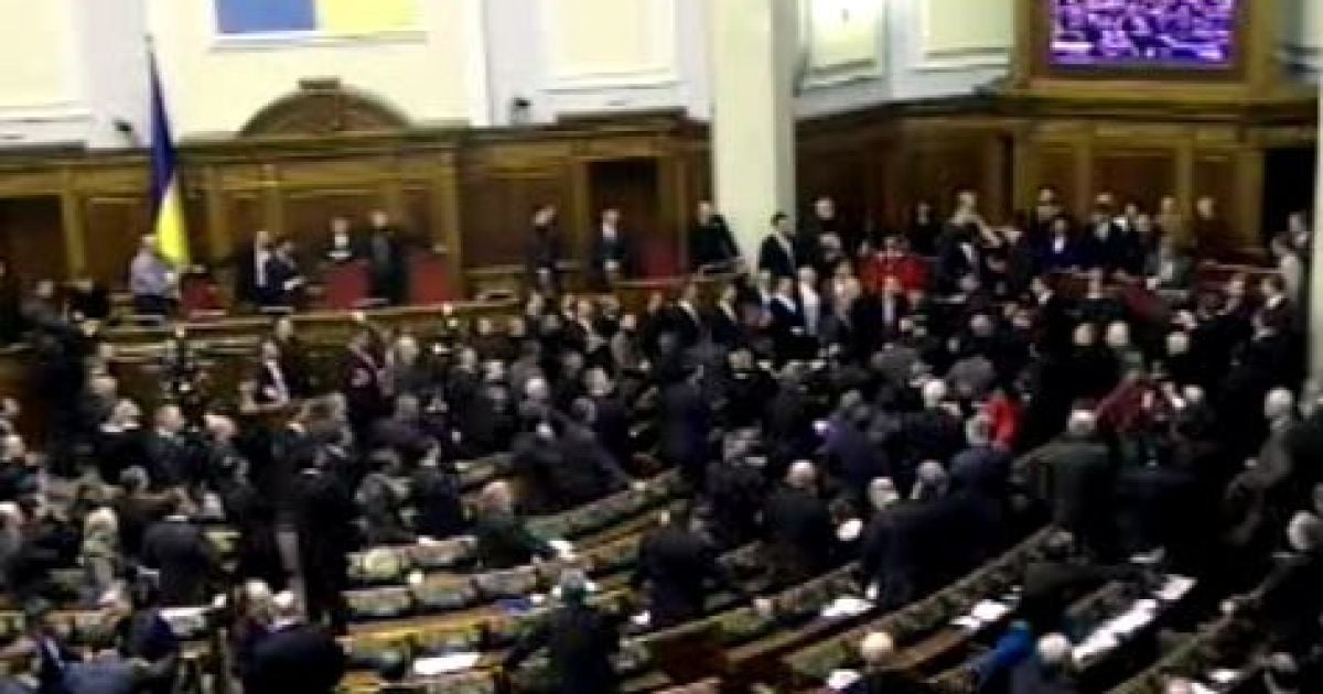 Ранкове засідання Ради відкрилося із запізненням