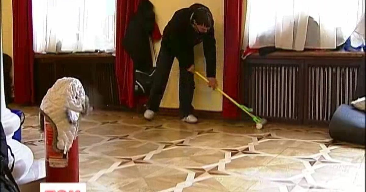 У КМДА влаштували "суботник"