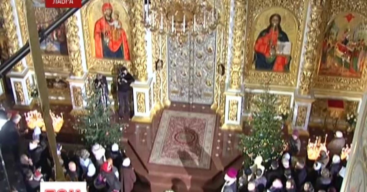 Кияни заполонили церкви у Святвечір