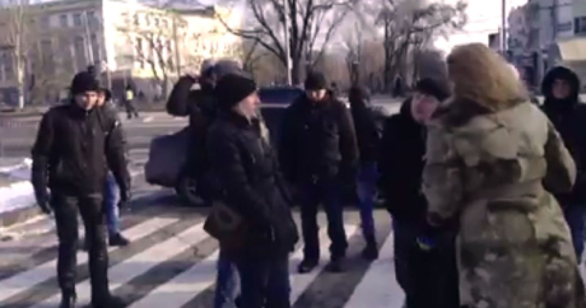 Учасникам Автомайдану заблокували дорогу