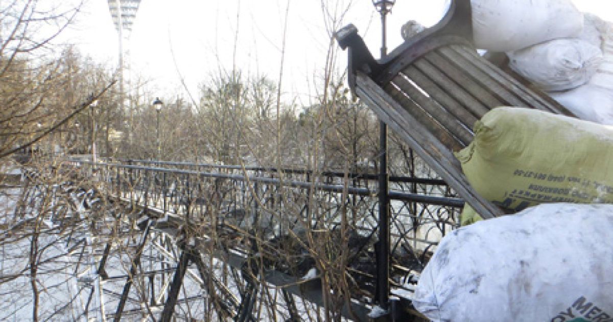 Мост влюбленных обгорел