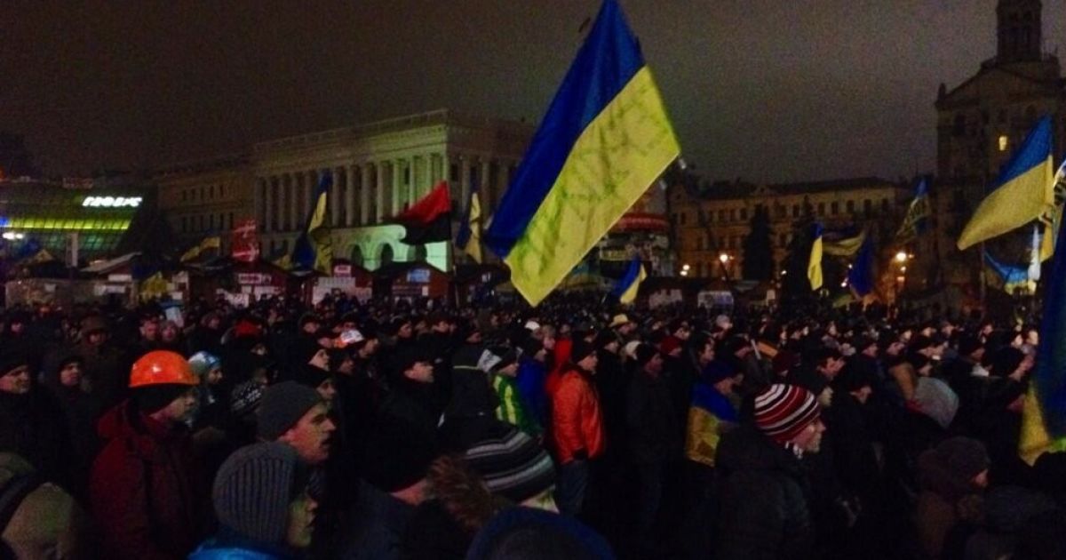 Люди протягом ночі охороняли барикади