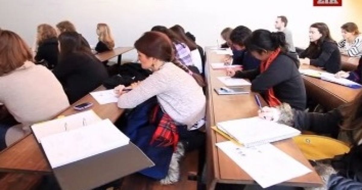 Украинские студенты не хотят учиться в Штатах и России