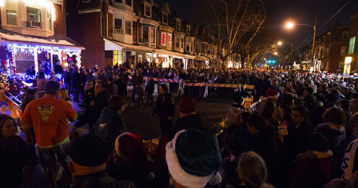 Понад 8 тисяч людей заспівали хворій на рак дівчинці колядки