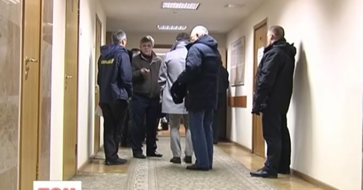 Опозиція почала переговори з владою