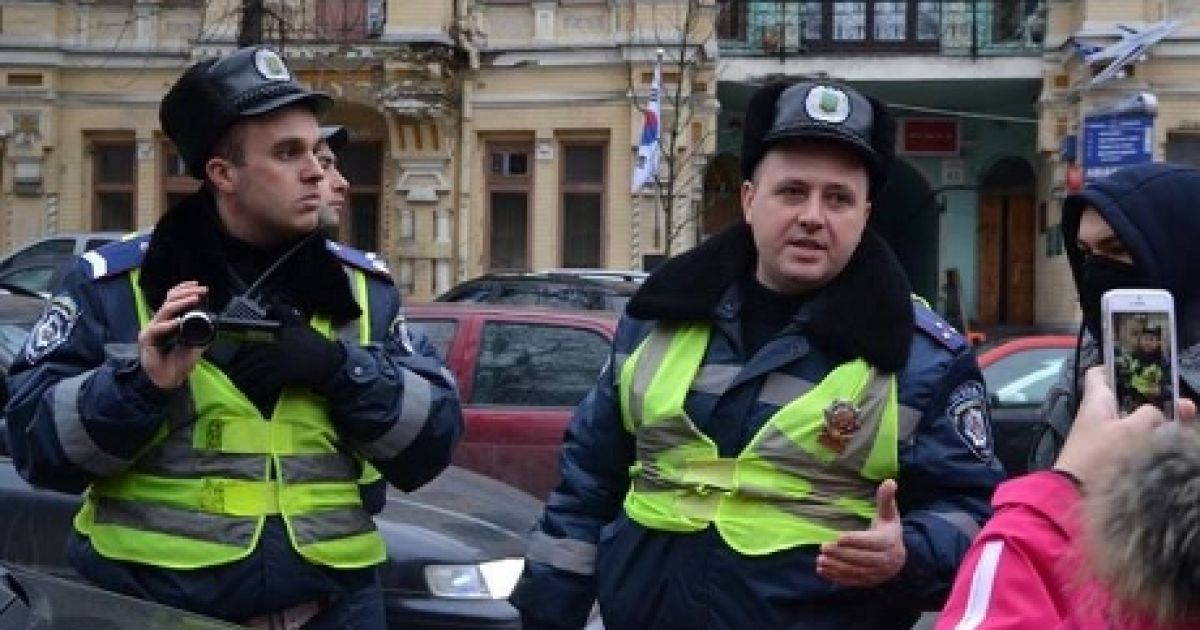 Працівники ДАІ зупиняють журналістів і не пояснюють причини таких дій