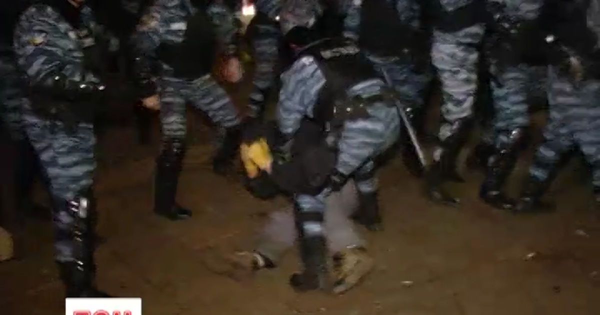 Розслідування розгону Євромайдану 30 листопада триває