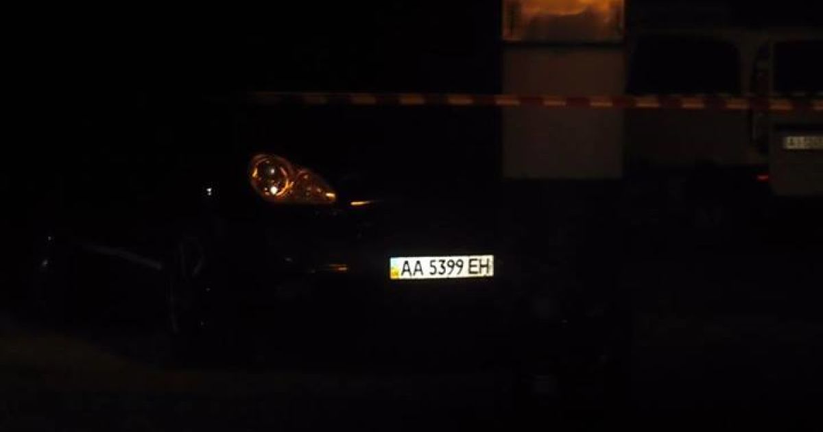 Автомобиль окружили правоохранители