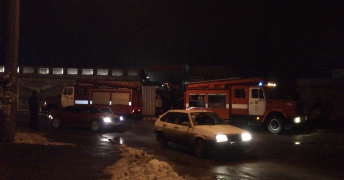 У Києві горить Святошинський ринок