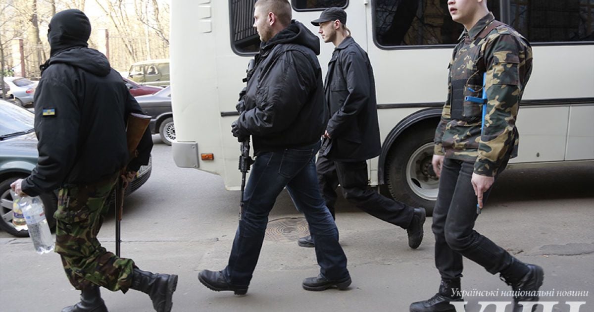 Молодчики спокойно ушли с оружием в руках