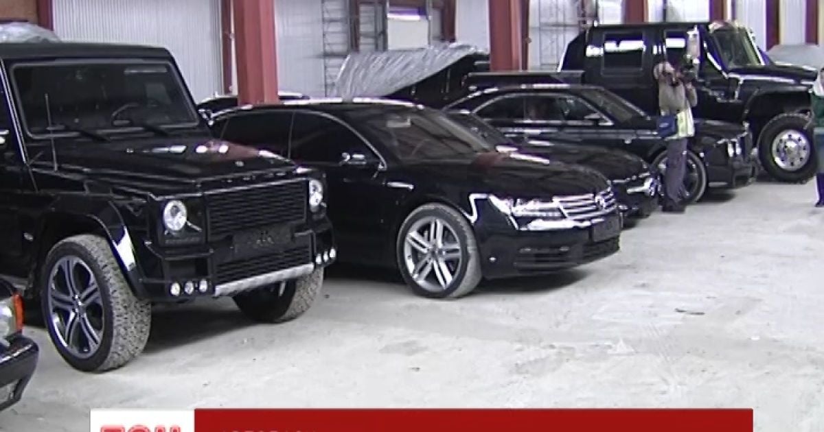 Под Киевом обнаружили роскошный автопарк