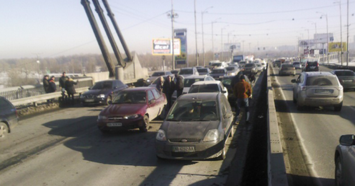 На Московському мосту сталася ДТП