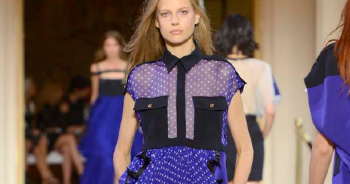 Бренд Emmanuel Ungaro створив колекцію одягу з рюшами, полосками і "в горошок"