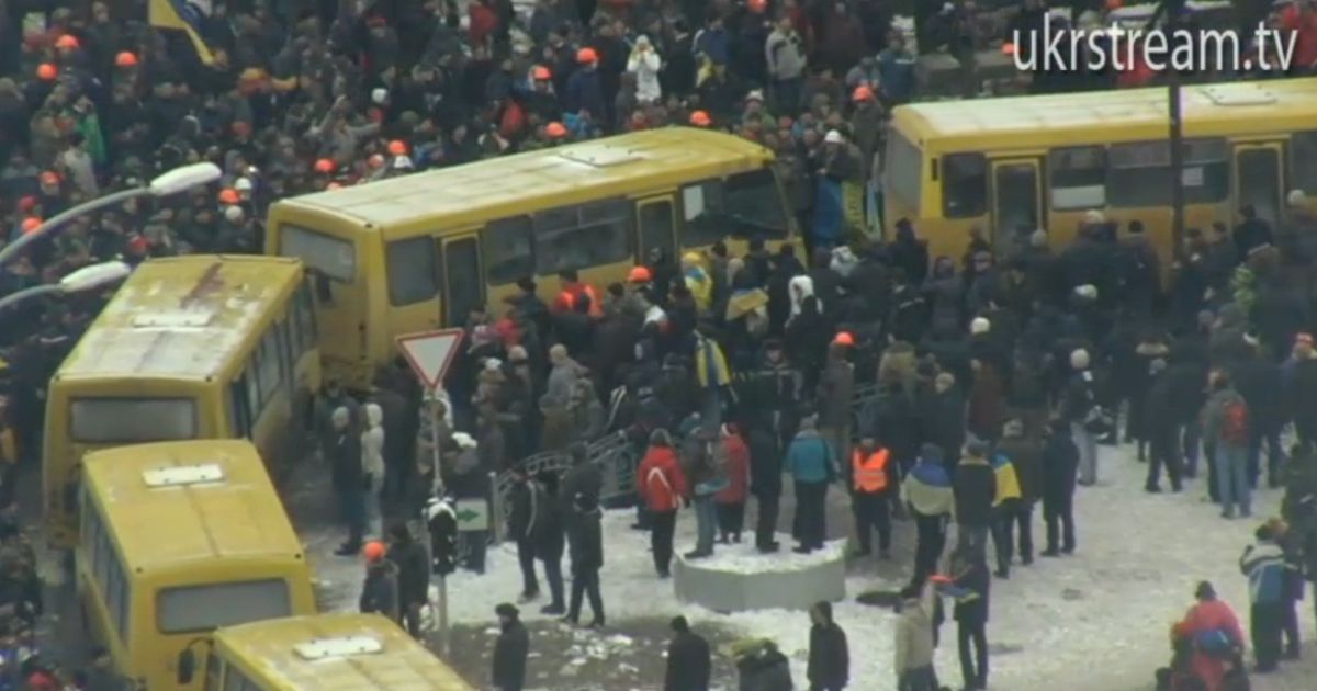Силовики залишили Майдан Незалежності.