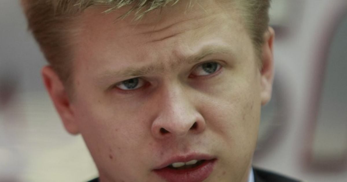 Шапошніков виїхав з України