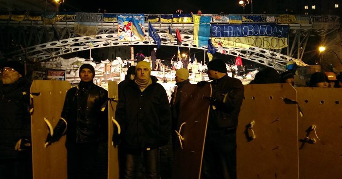 200 тисяч українців зібрались на Євромайдан