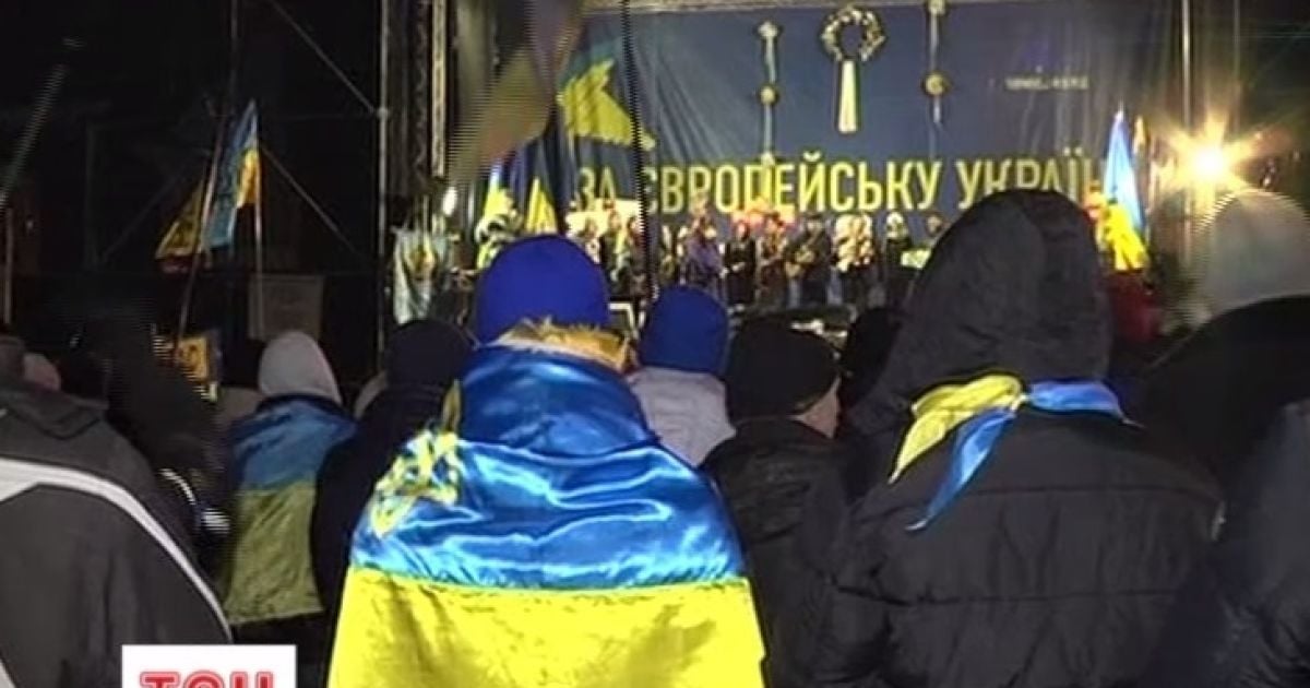 На Євромайдані розширюють сцену