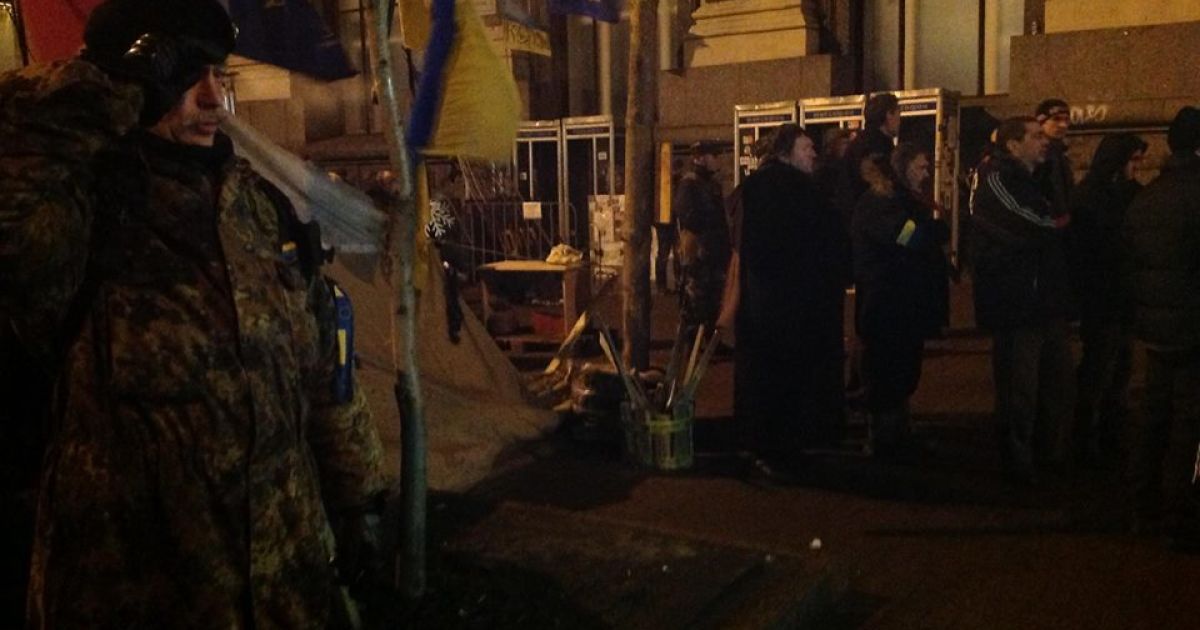 На Майдані вистояли чергову ніч / © self.com