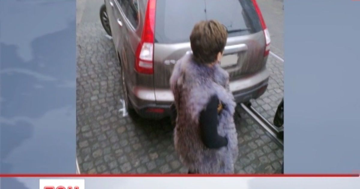 Через аварію в Києві зупинився рух у районі площі Перемоги