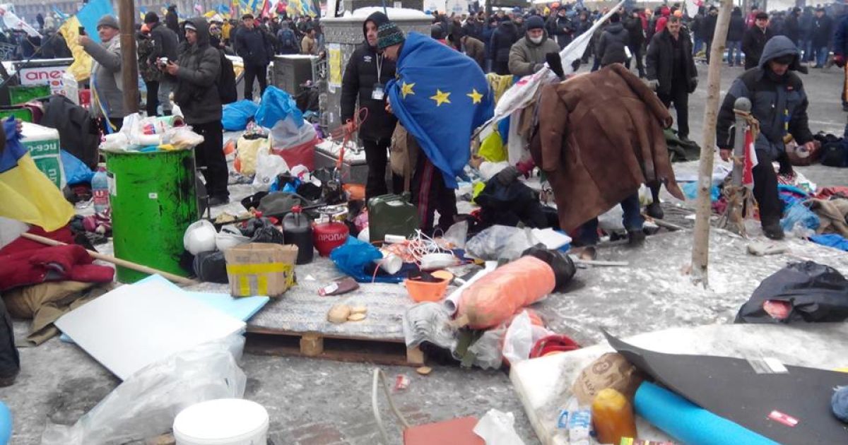 Мітингувальники вигадують нові способи зігріву