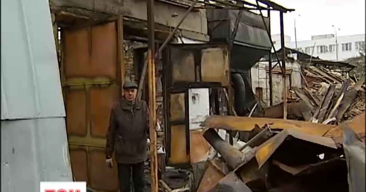 На Подолі сталася масштабна пожежа на складах
