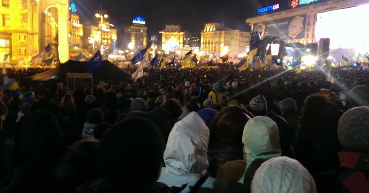 200 тисяч українців зібрались на Євромайдан