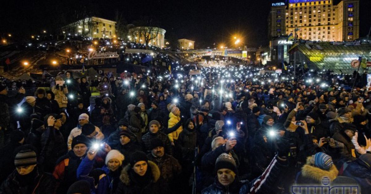 Ввечері на Майдані залишається 10 тисяч людей.