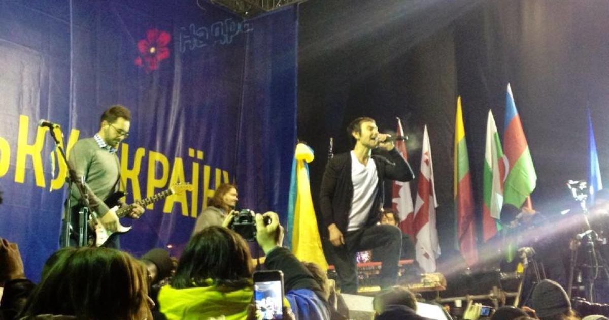 200 тисяч українців зібрались на Євромайдан / © facebook.com/okeanelzyofficial