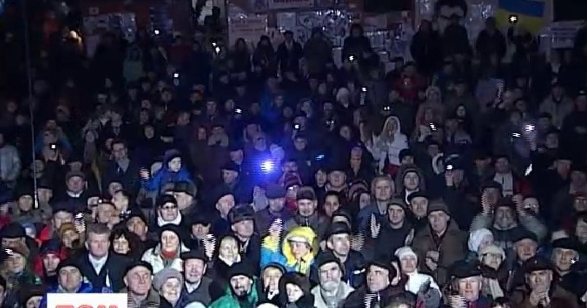 Євромайдан протестує без світла вже другий вечір поспіль
