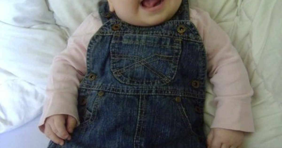 2-річна Христинка знаходиться у лікарні.